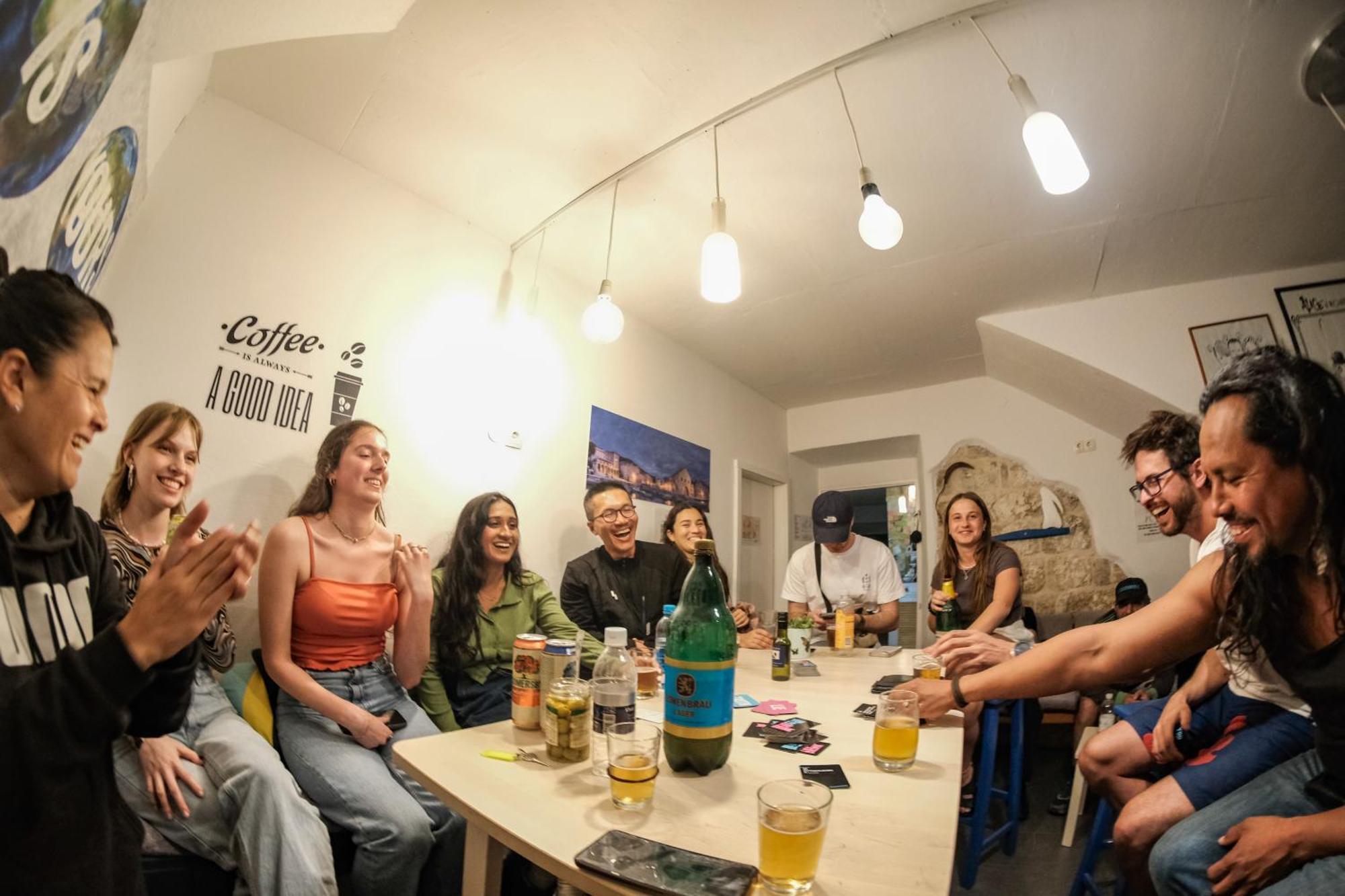 White Rabbit Hostel Χβαρ Εξωτερικό φωτογραφία