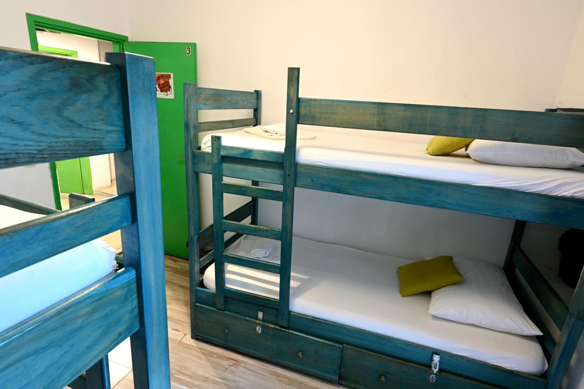 White Rabbit Hostel Χβαρ Εξωτερικό φωτογραφία