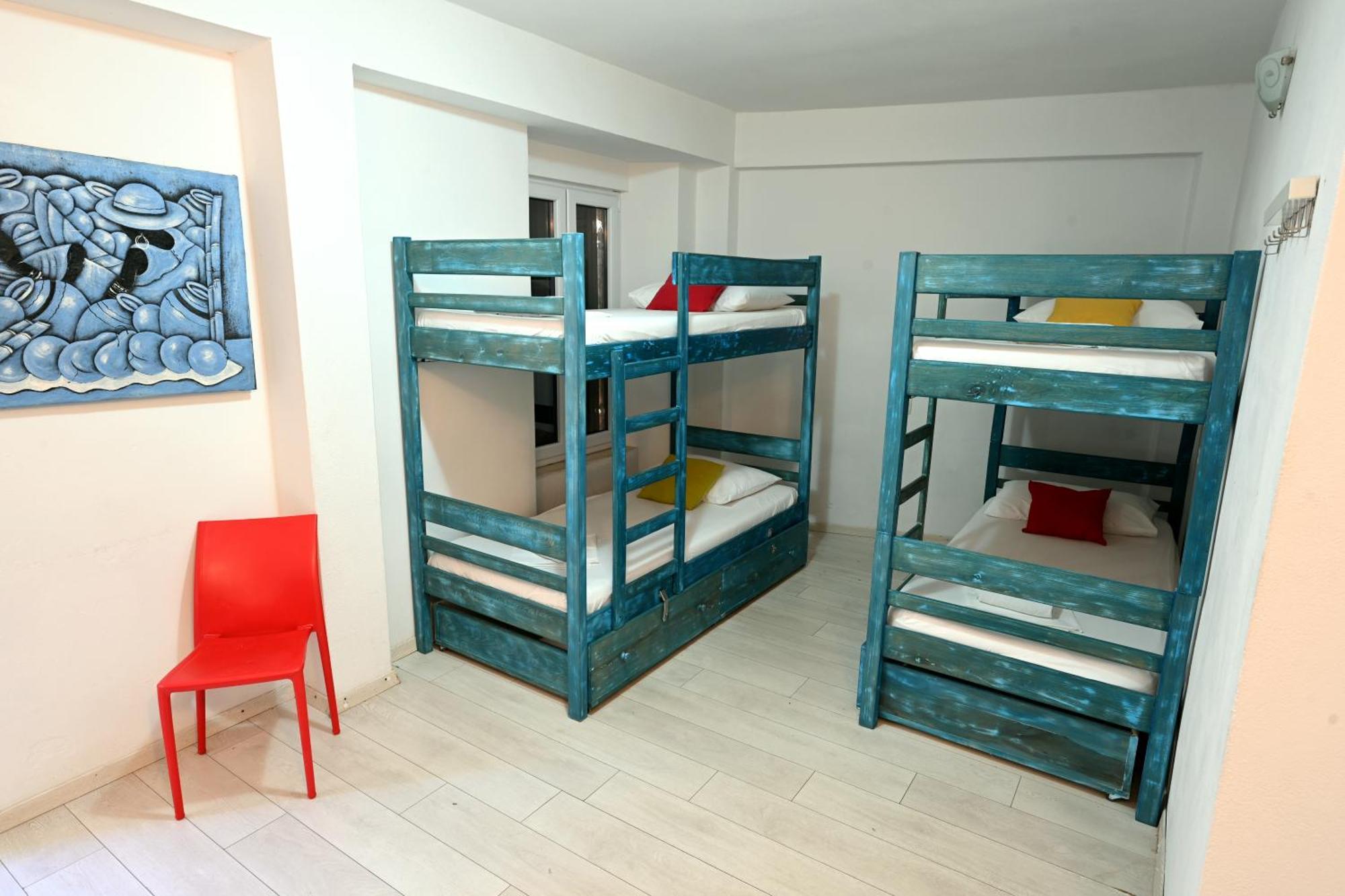 White Rabbit Hostel Χβαρ Εξωτερικό φωτογραφία